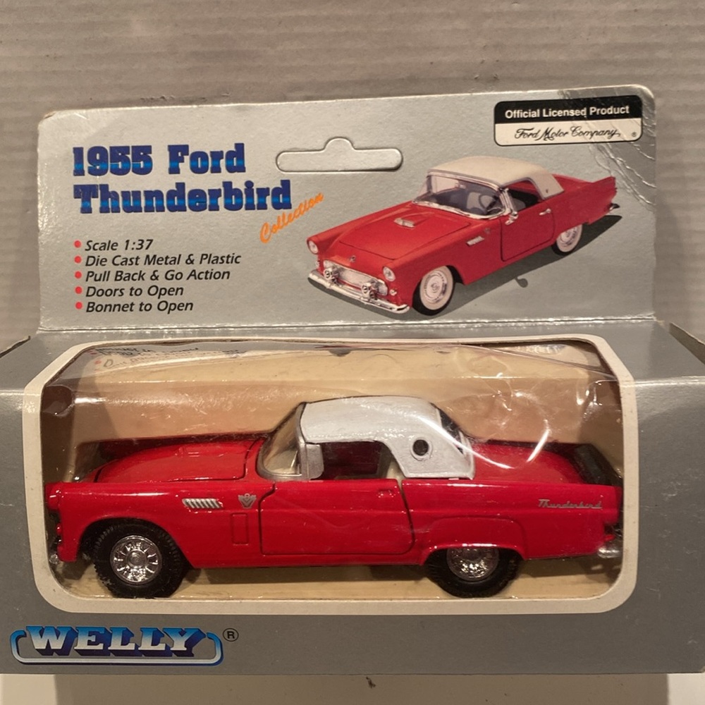 NIB & Vintage 1955 Ford Thunderbird Die Cast Metal Collectible Car